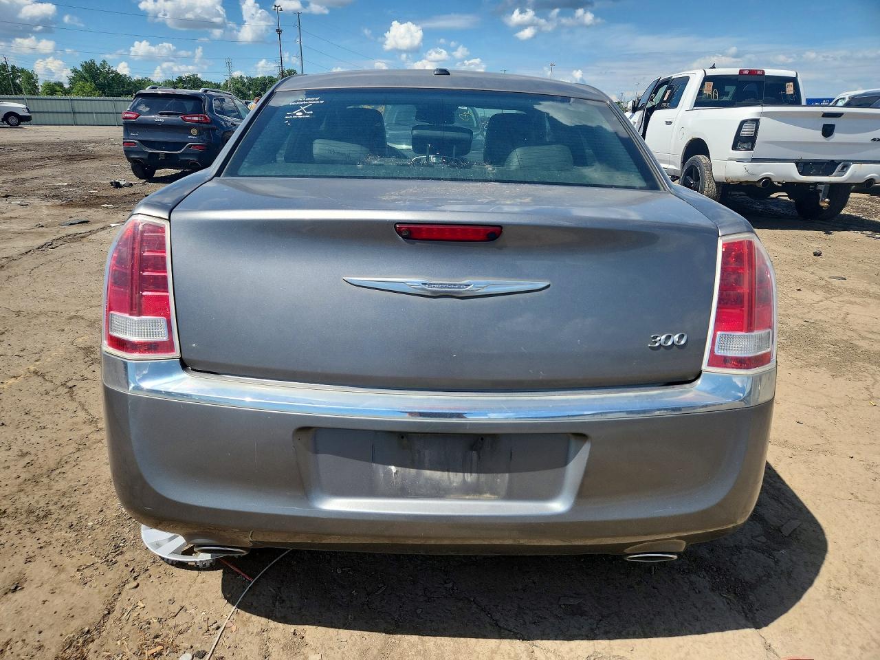 2011 CHRYSLER 300