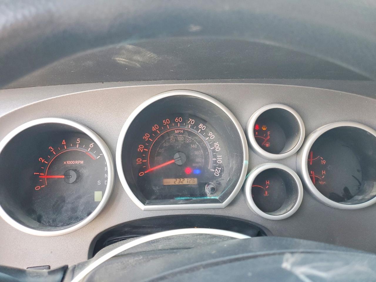 2011 TOYOTA TUNDRA