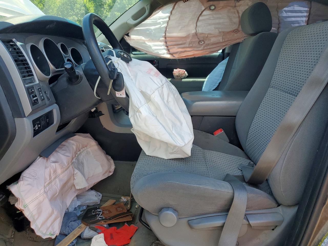 2011 TOYOTA TUNDRA