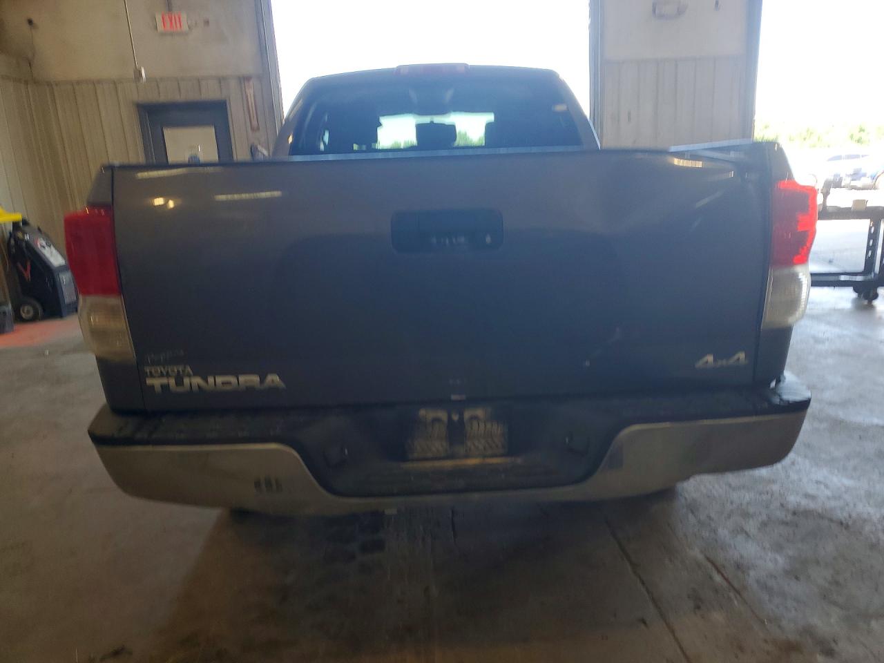 2011 TOYOTA TUNDRA