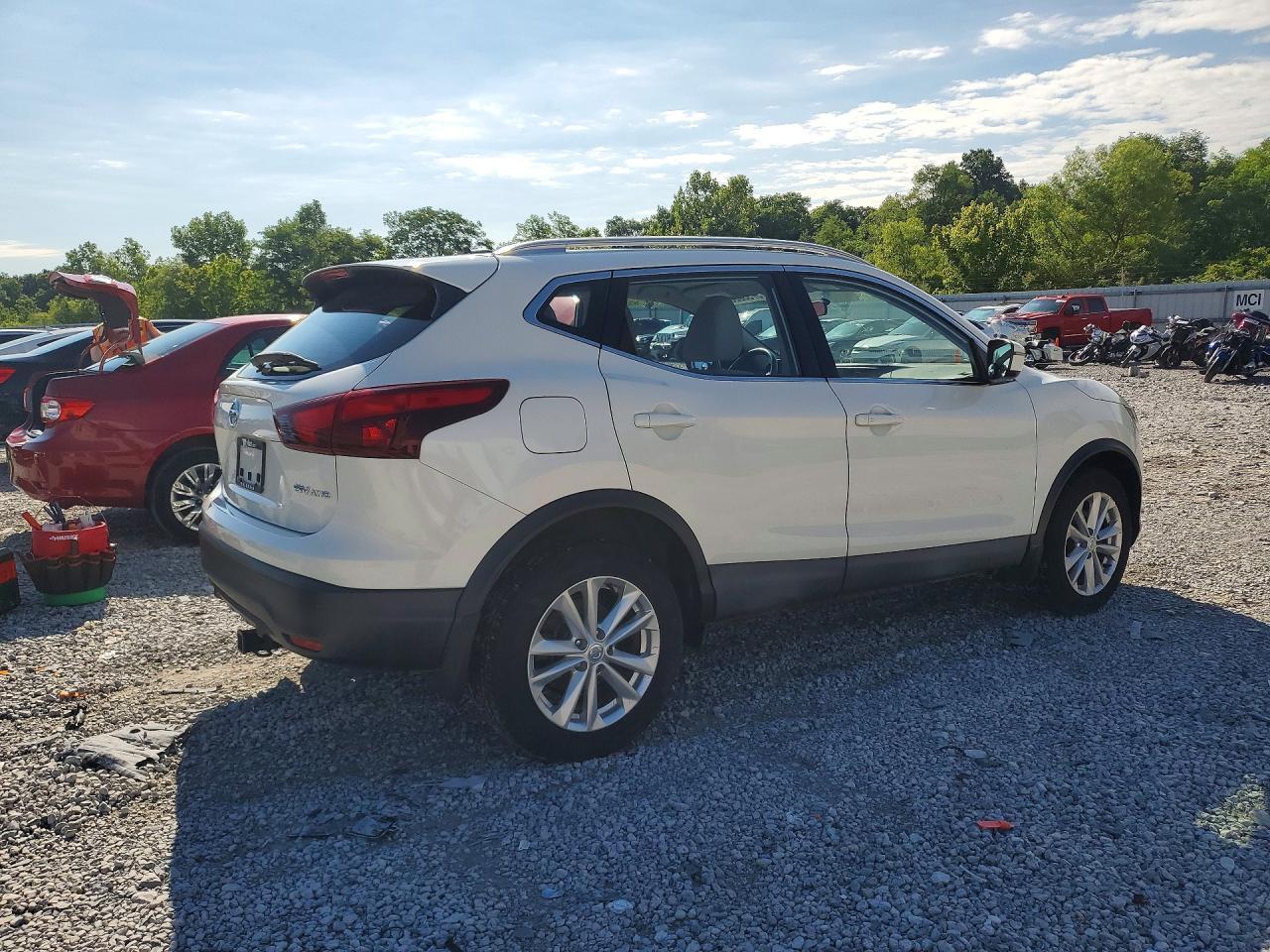 2017 NISSAN ROGUE