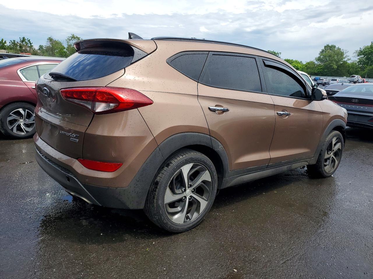 2016 HYUNDAI TUCSON