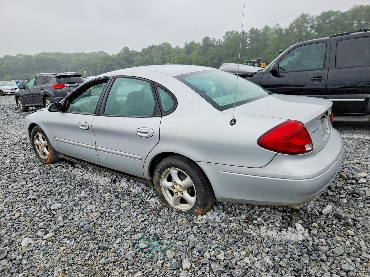 2003 FORD TAURUS