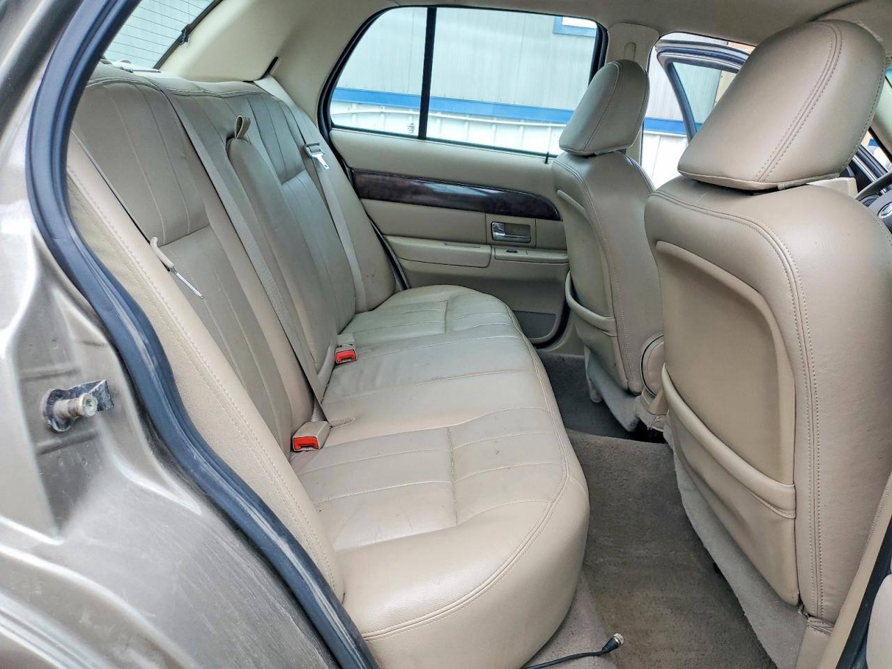 2005 MERCURY GRMARQUIS