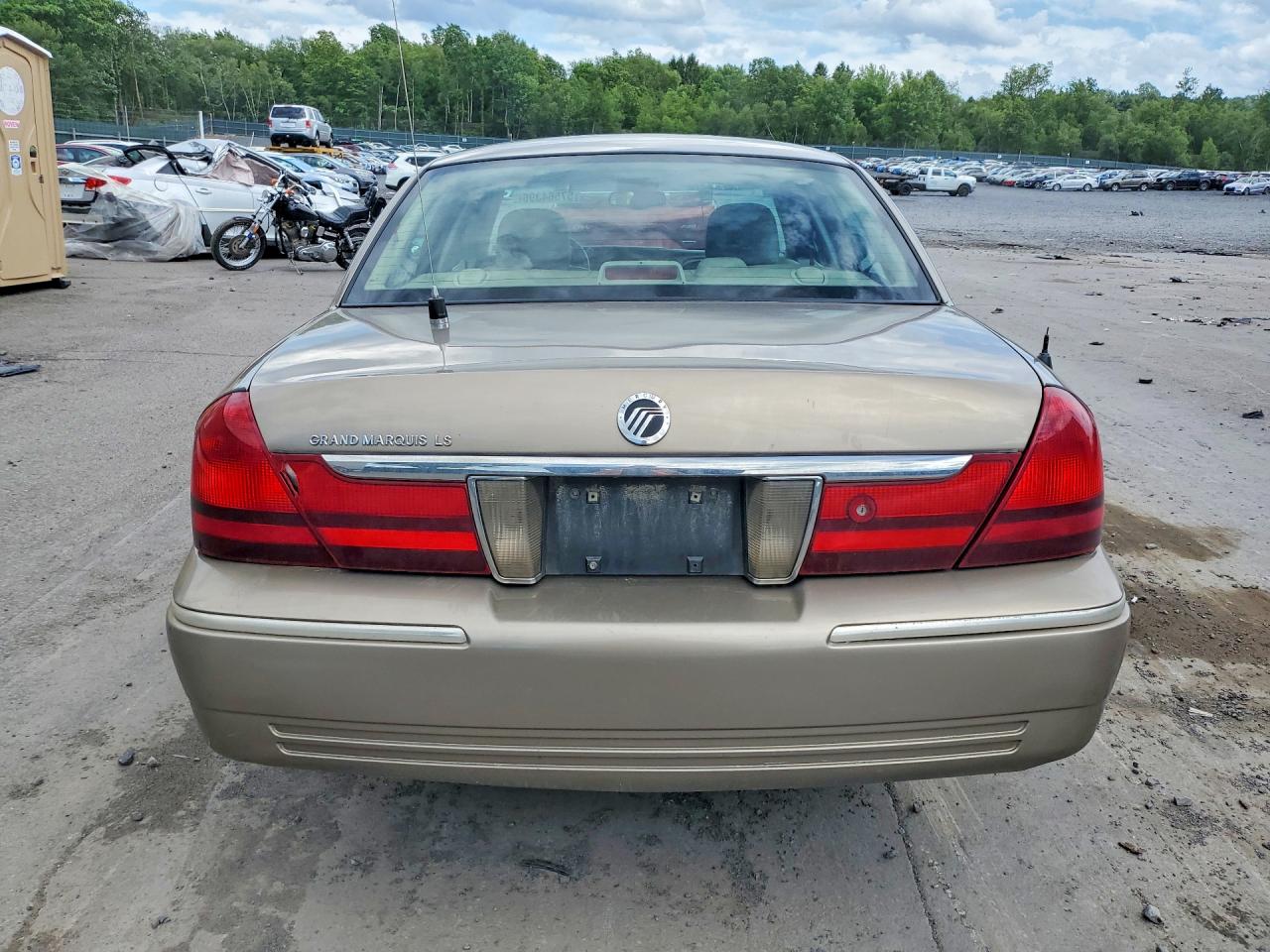 2005 MERCURY GRMARQUIS