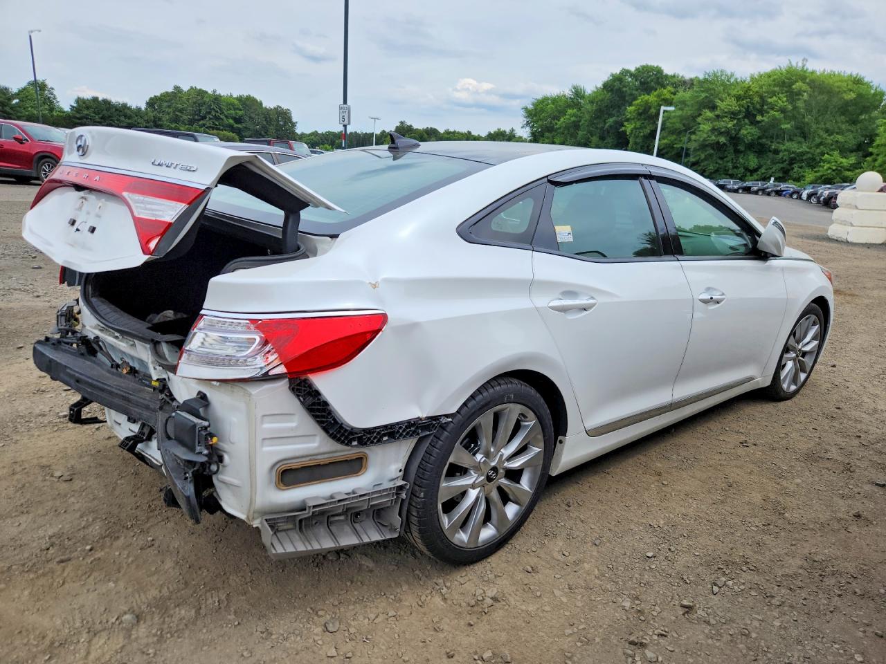 2016 HYUNDAI AZERA