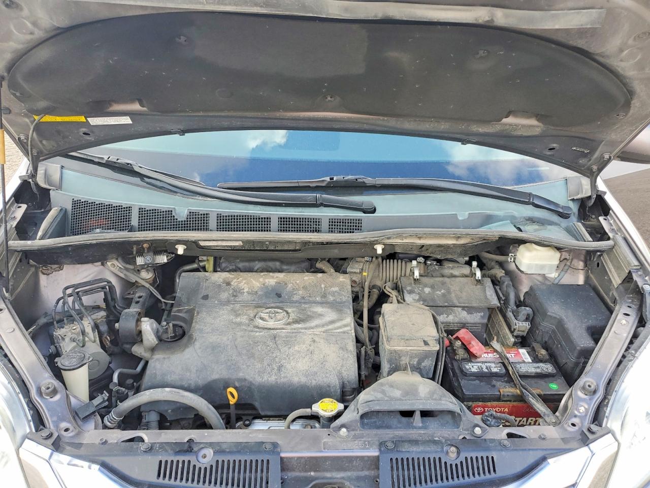 2012 TOYOTA SIENNA