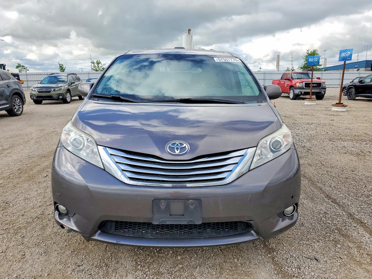 2012 TOYOTA SIENNA