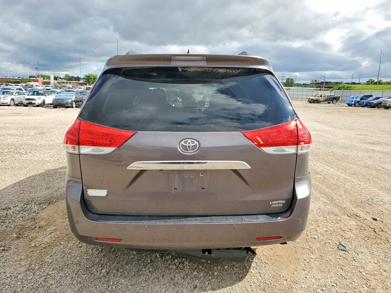 2012 TOYOTA SIENNA