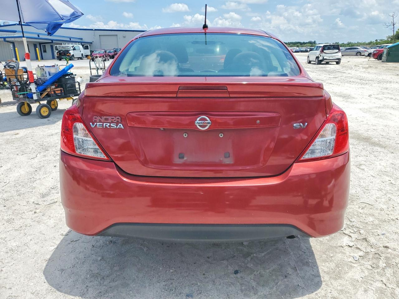 2019 NISSAN VERSA