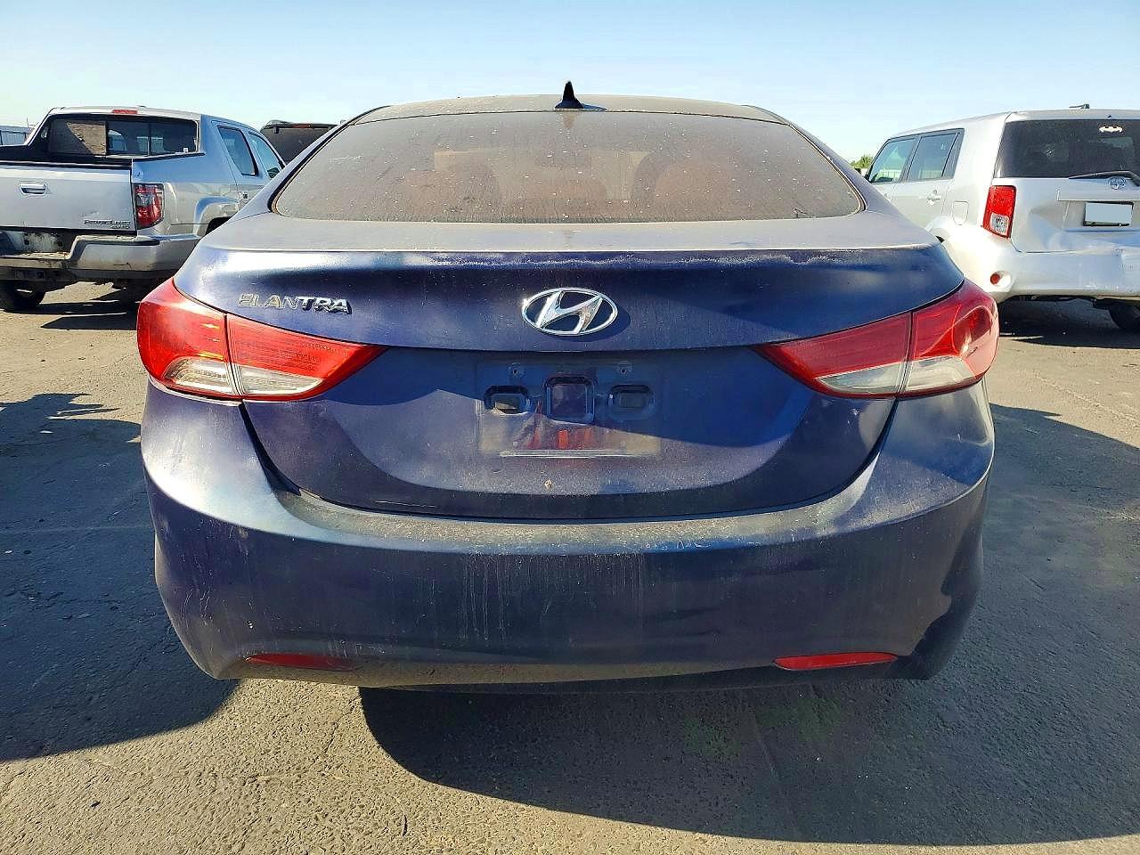 2011 HYUNDAI ELANTRA