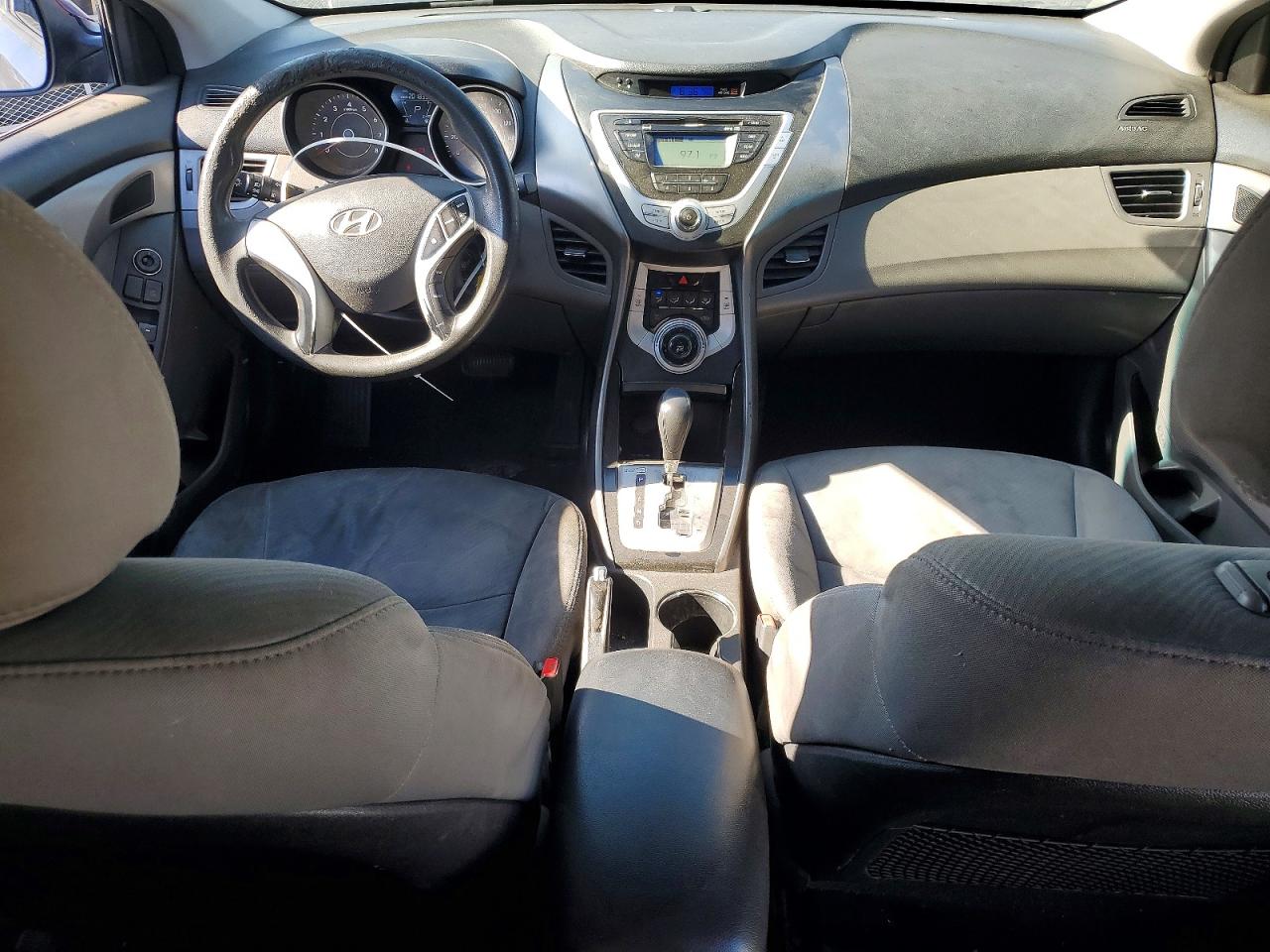 2011 HYUNDAI ELANTRA