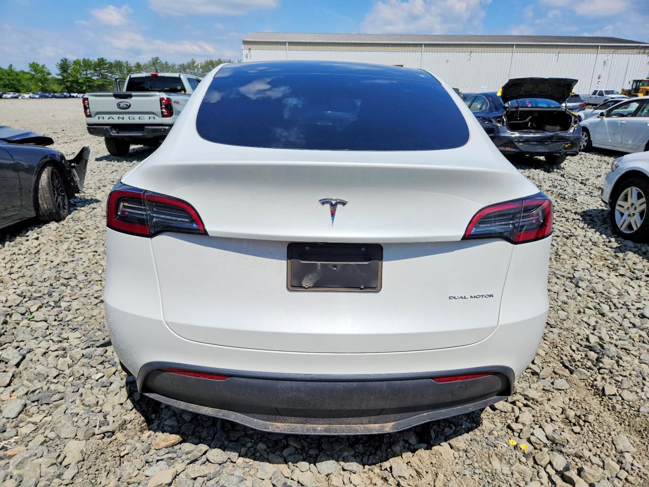2024 TESLA MODEL Y
