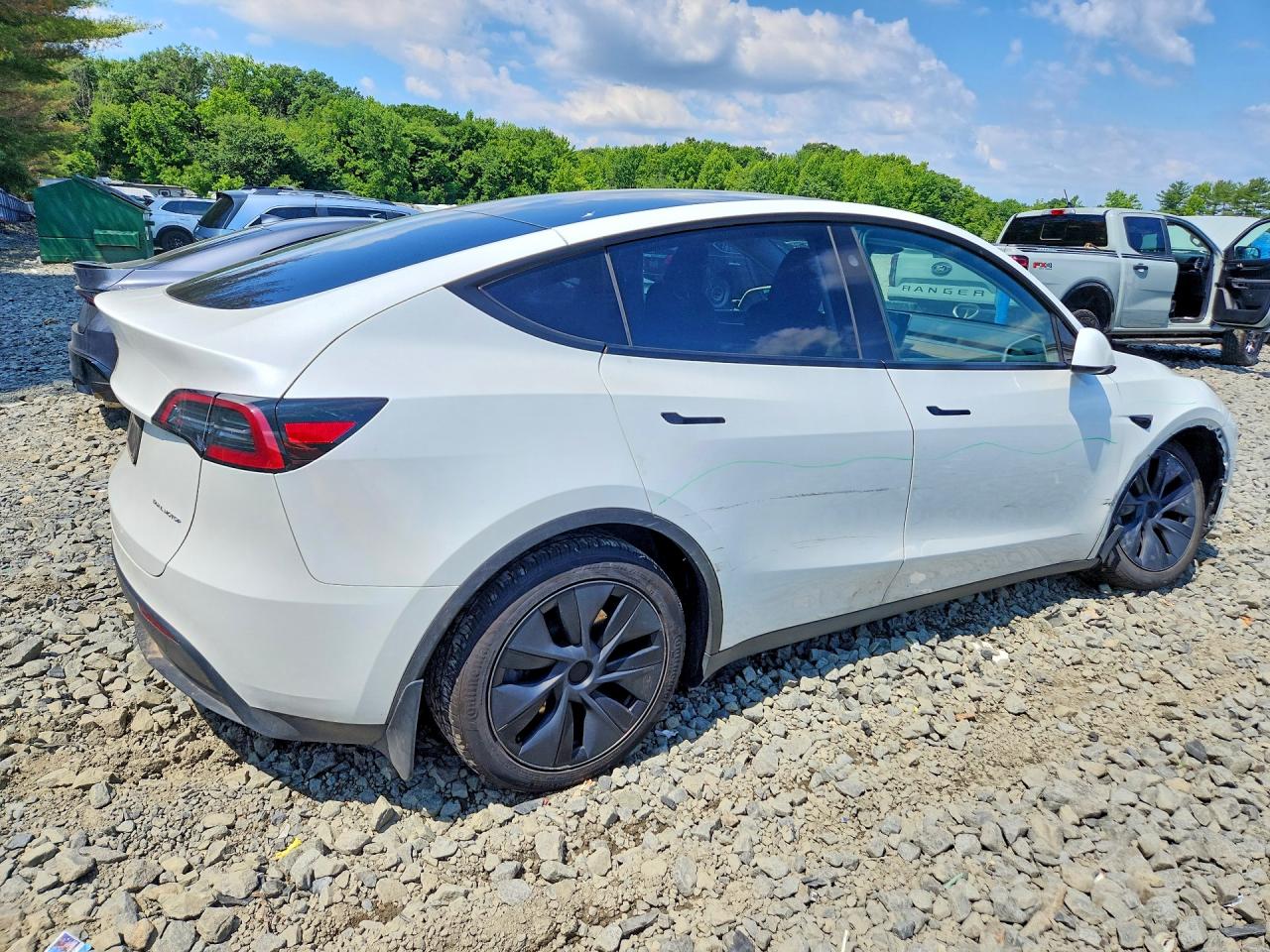 2024 TESLA MODEL Y