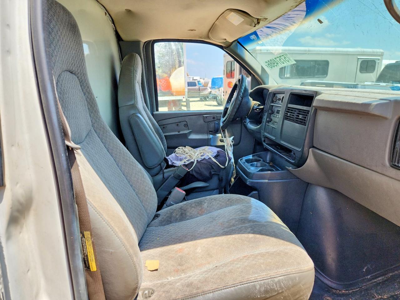 2004 CHEVROLET EXPRESS