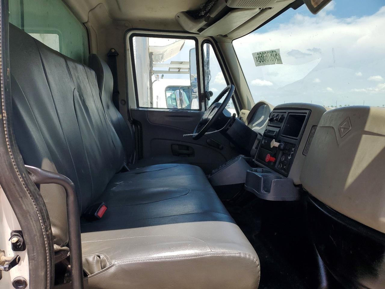 2013 INTERNATIONAL 4000 SERIE