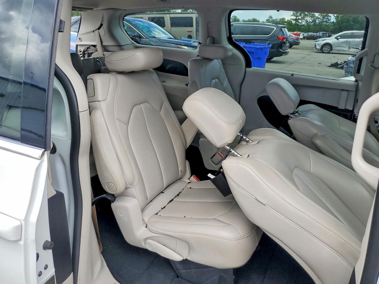 2021 CHRYSLER MINIVAN
