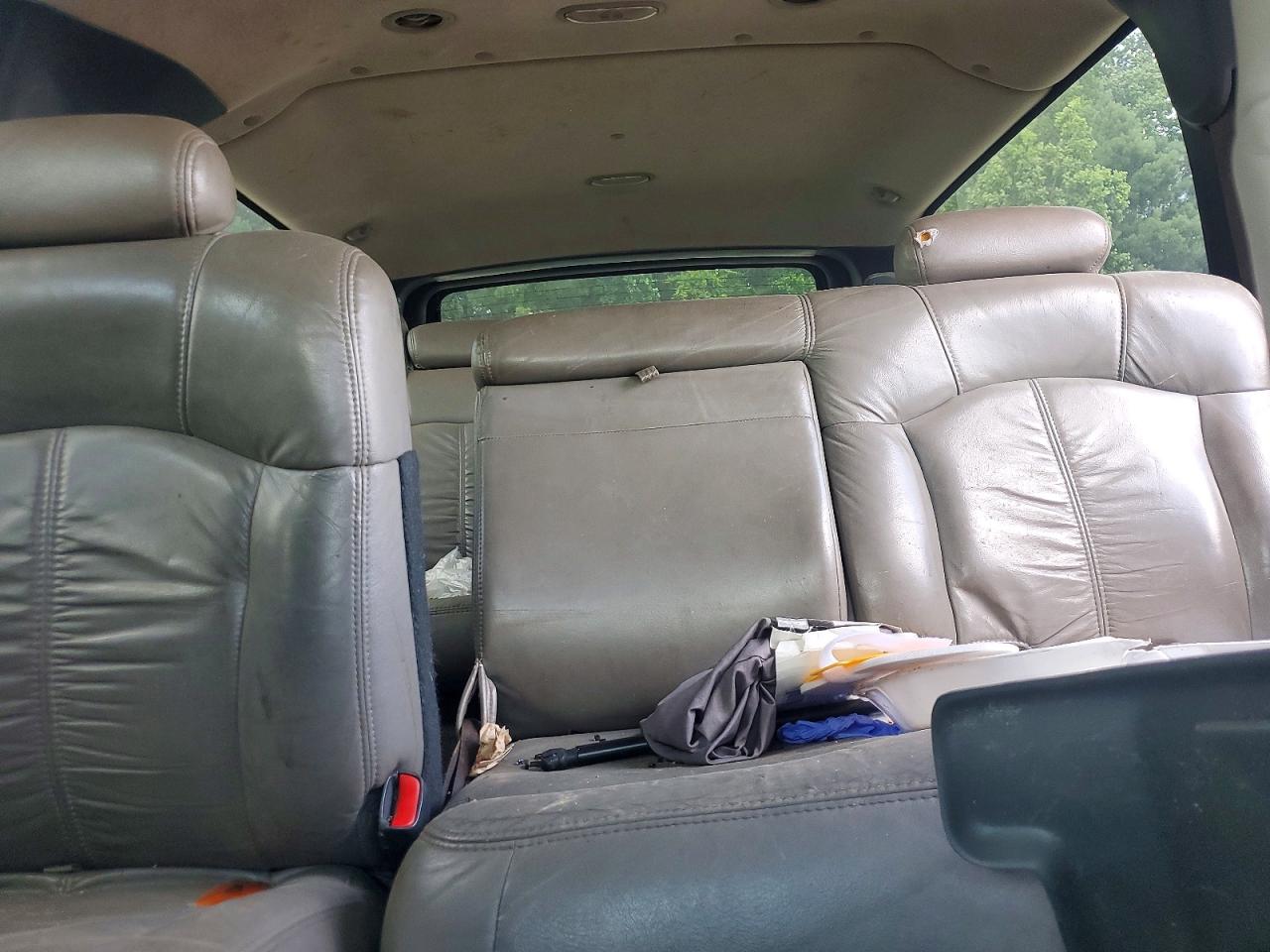 2002 CHEVROLET SUBURBAN