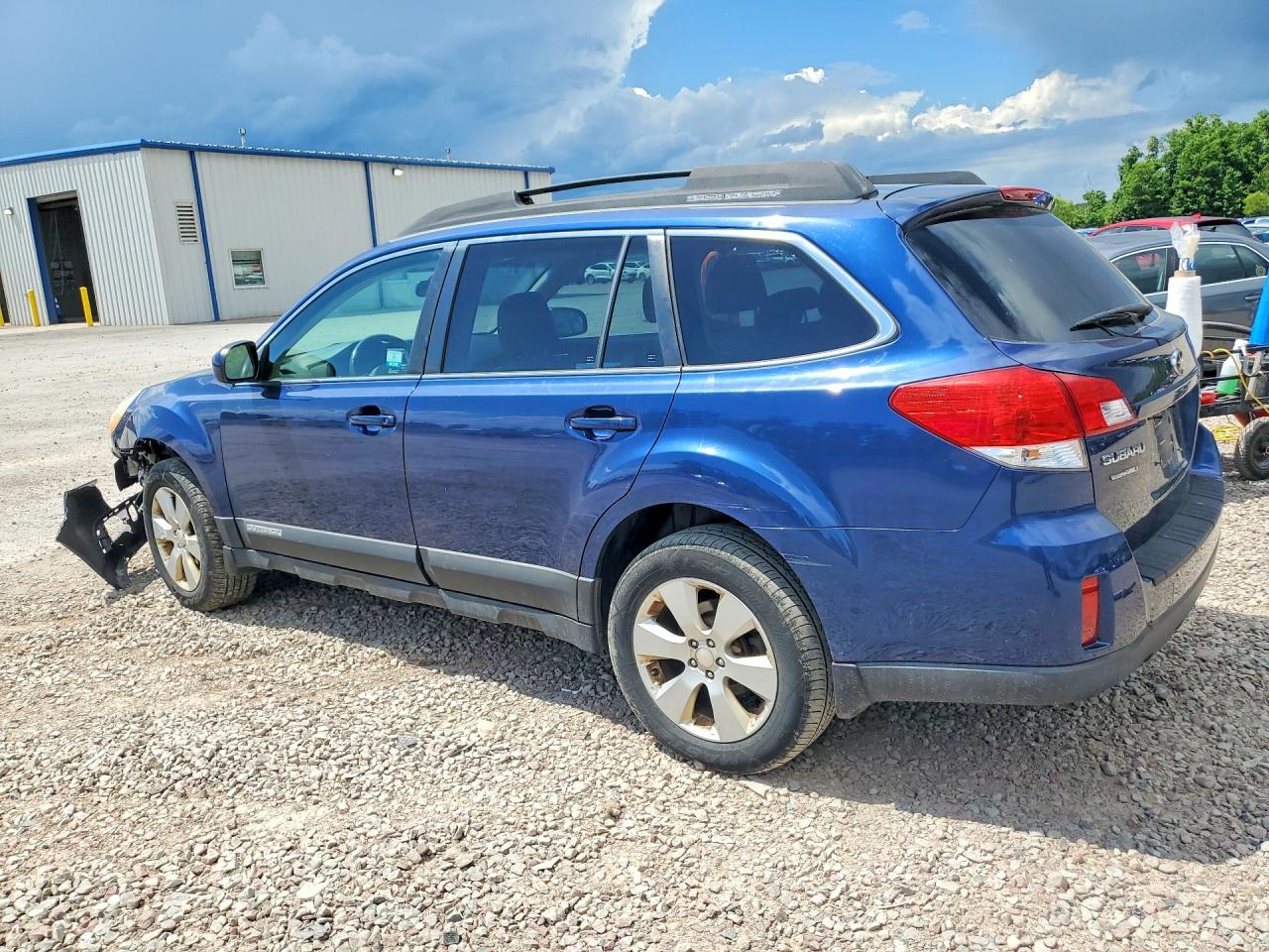 2010 SUBARU OUTBACK