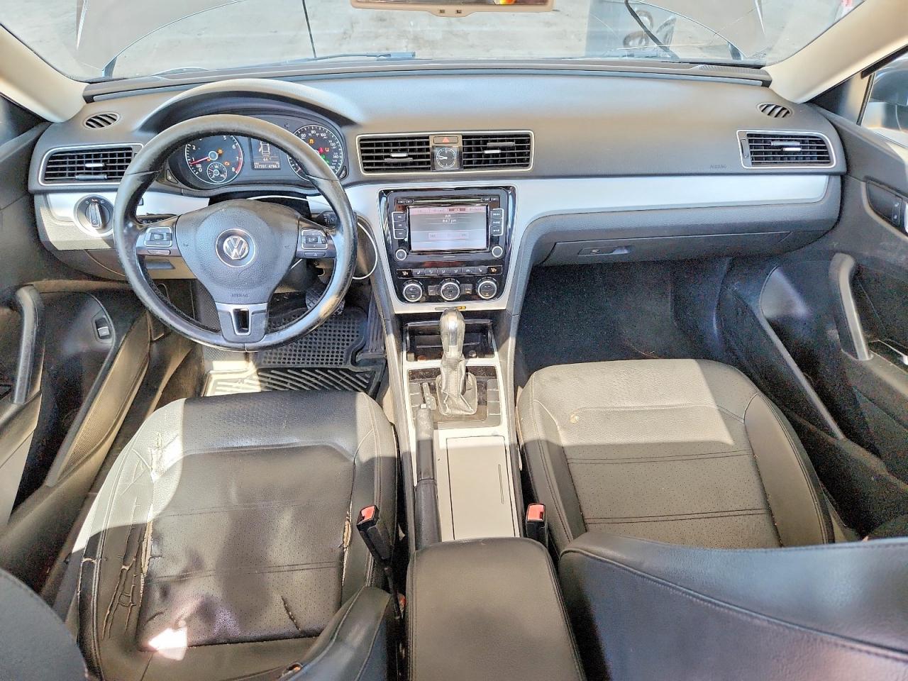 2012 VOLKSWAGEN PASSAT