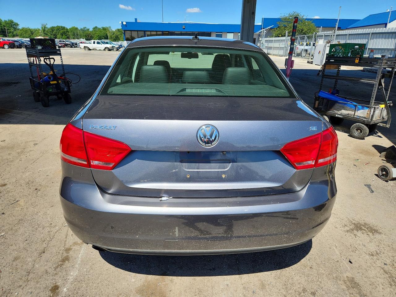 2012 VOLKSWAGEN PASSAT