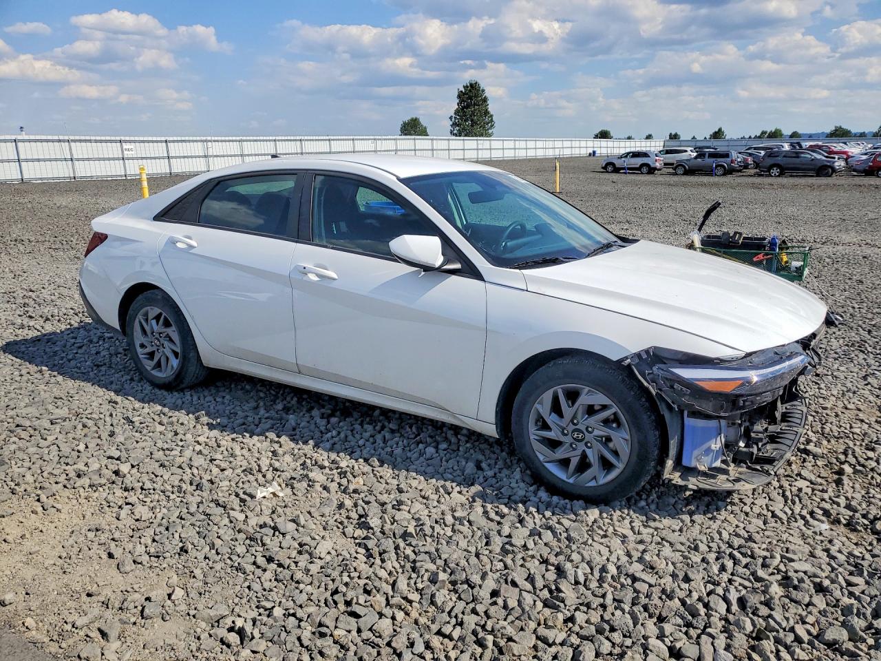 2024 HYUNDAI ELANTRA