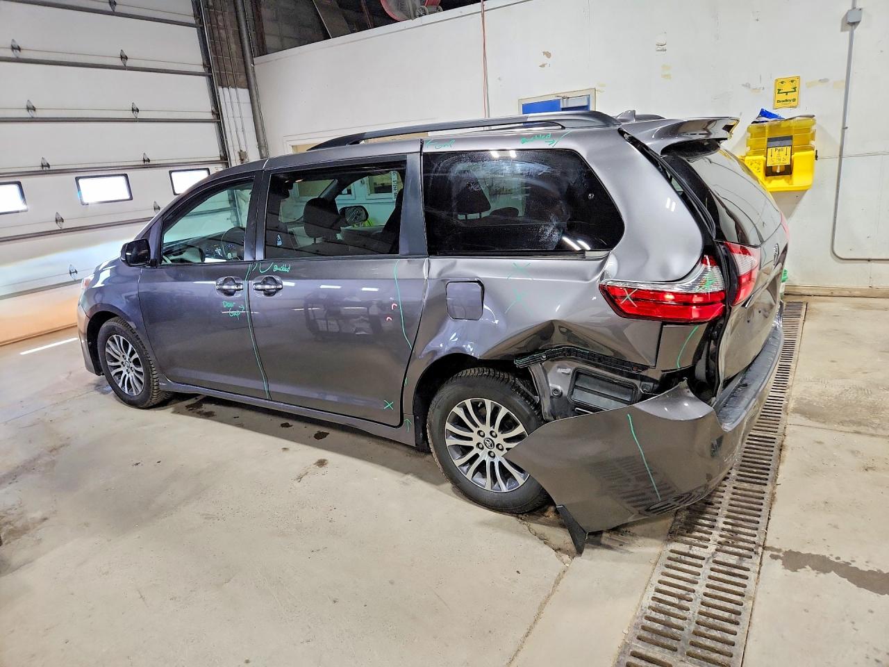 2018 TOYOTA SIENNA
