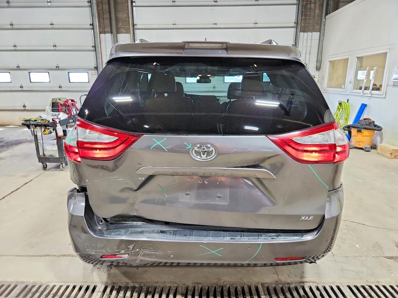2018 TOYOTA SIENNA