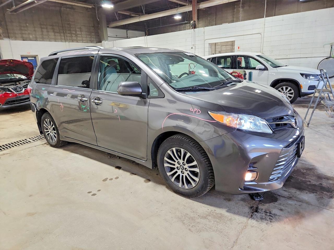 2018 TOYOTA SIENNA
