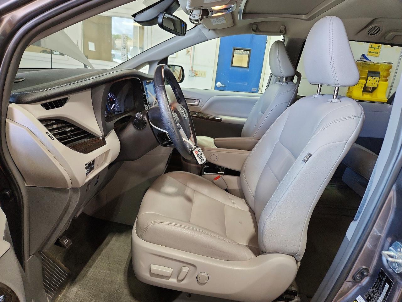 2018 TOYOTA SIENNA