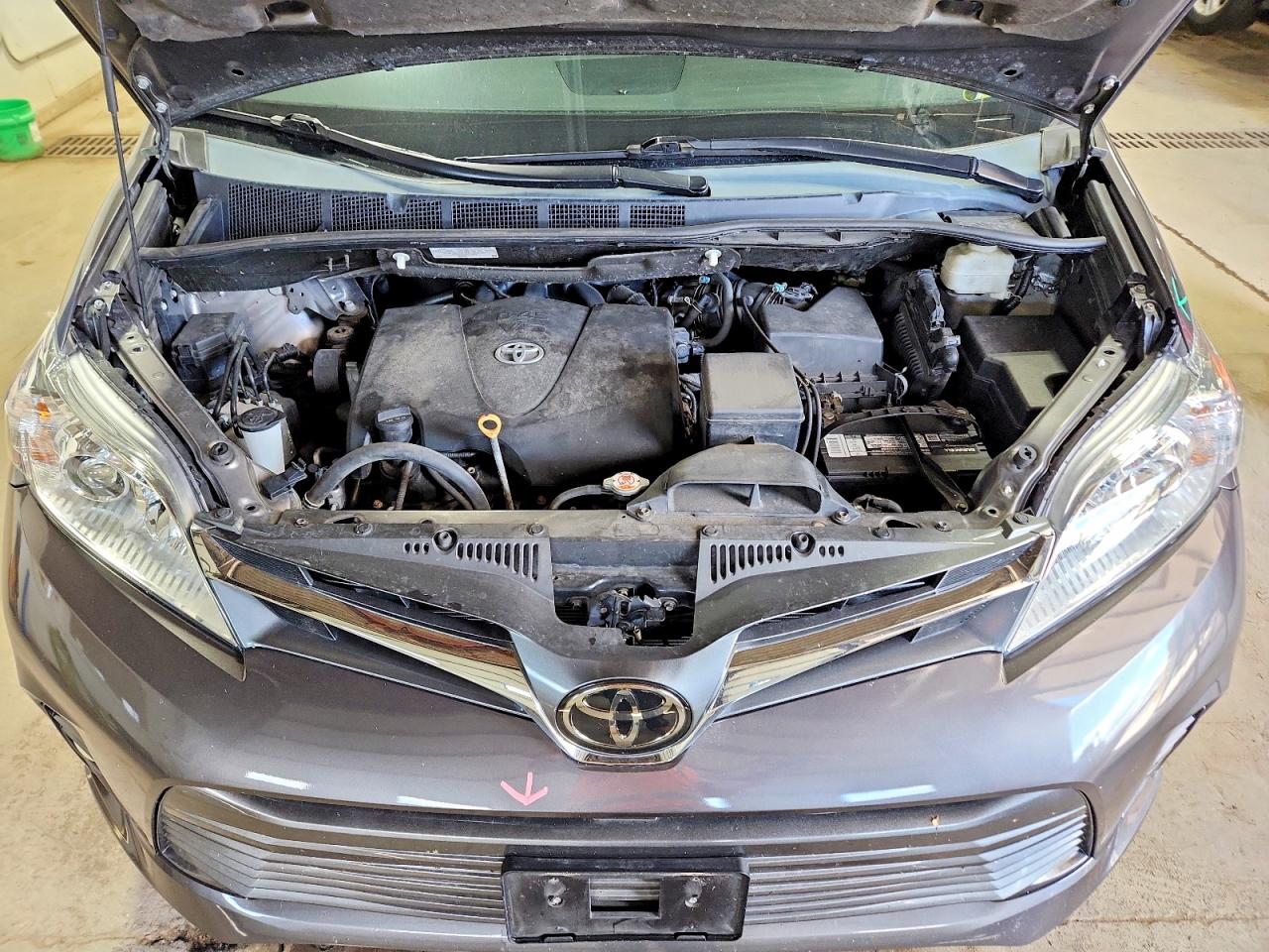 2018 TOYOTA SIENNA