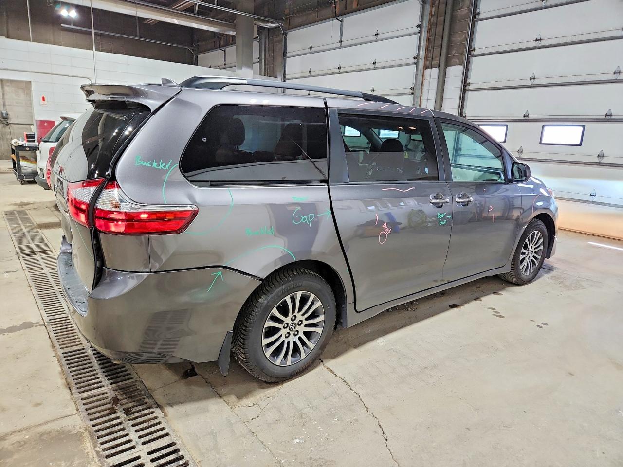 2018 TOYOTA SIENNA