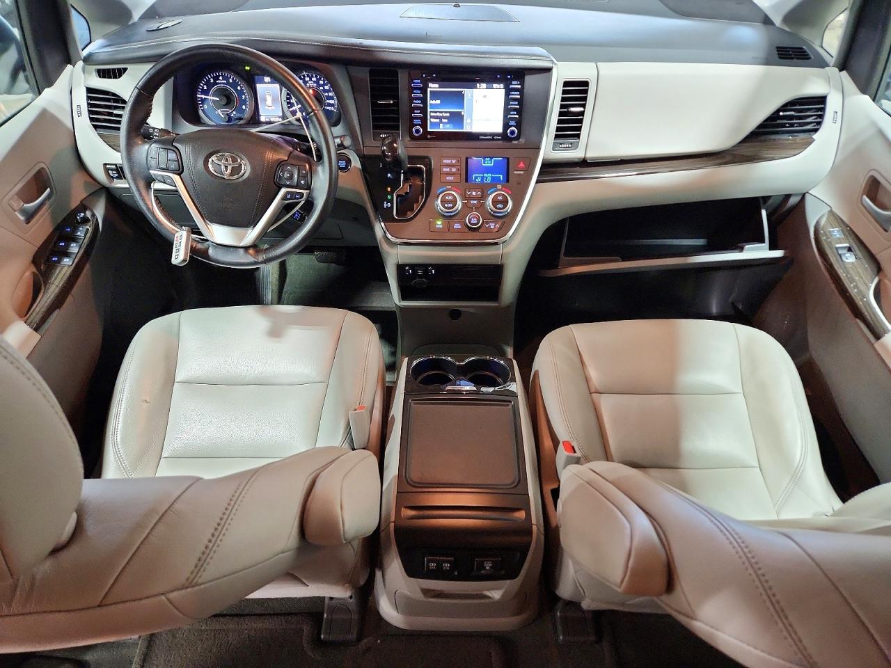 2018 TOYOTA SIENNA