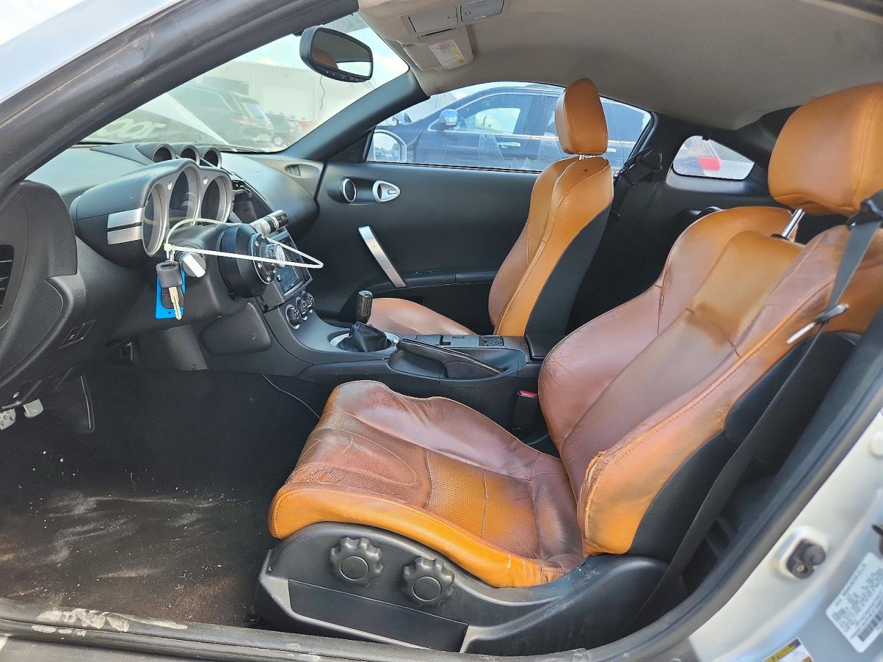 2004 NISSAN 350Z