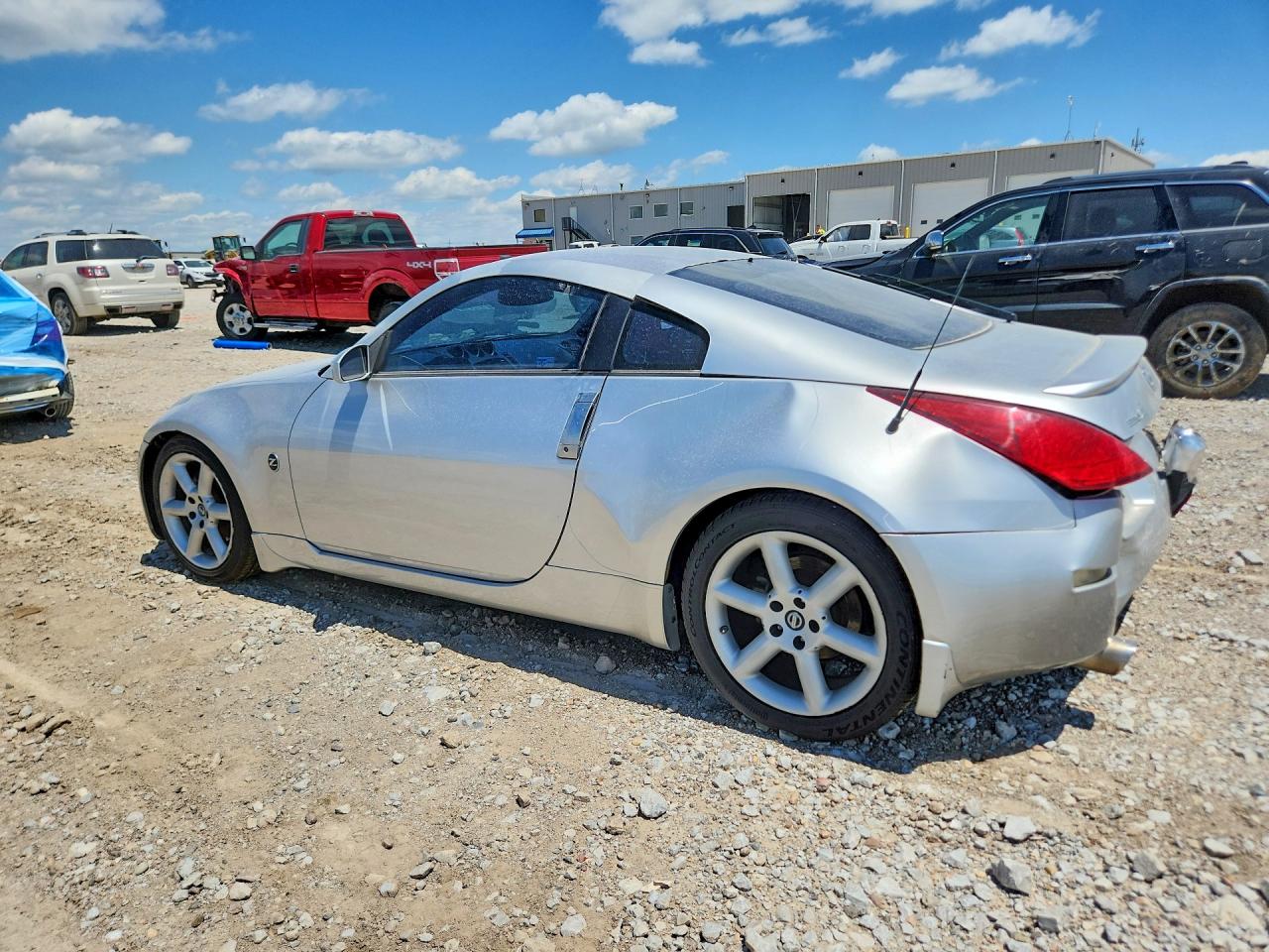 2004 NISSAN 350Z