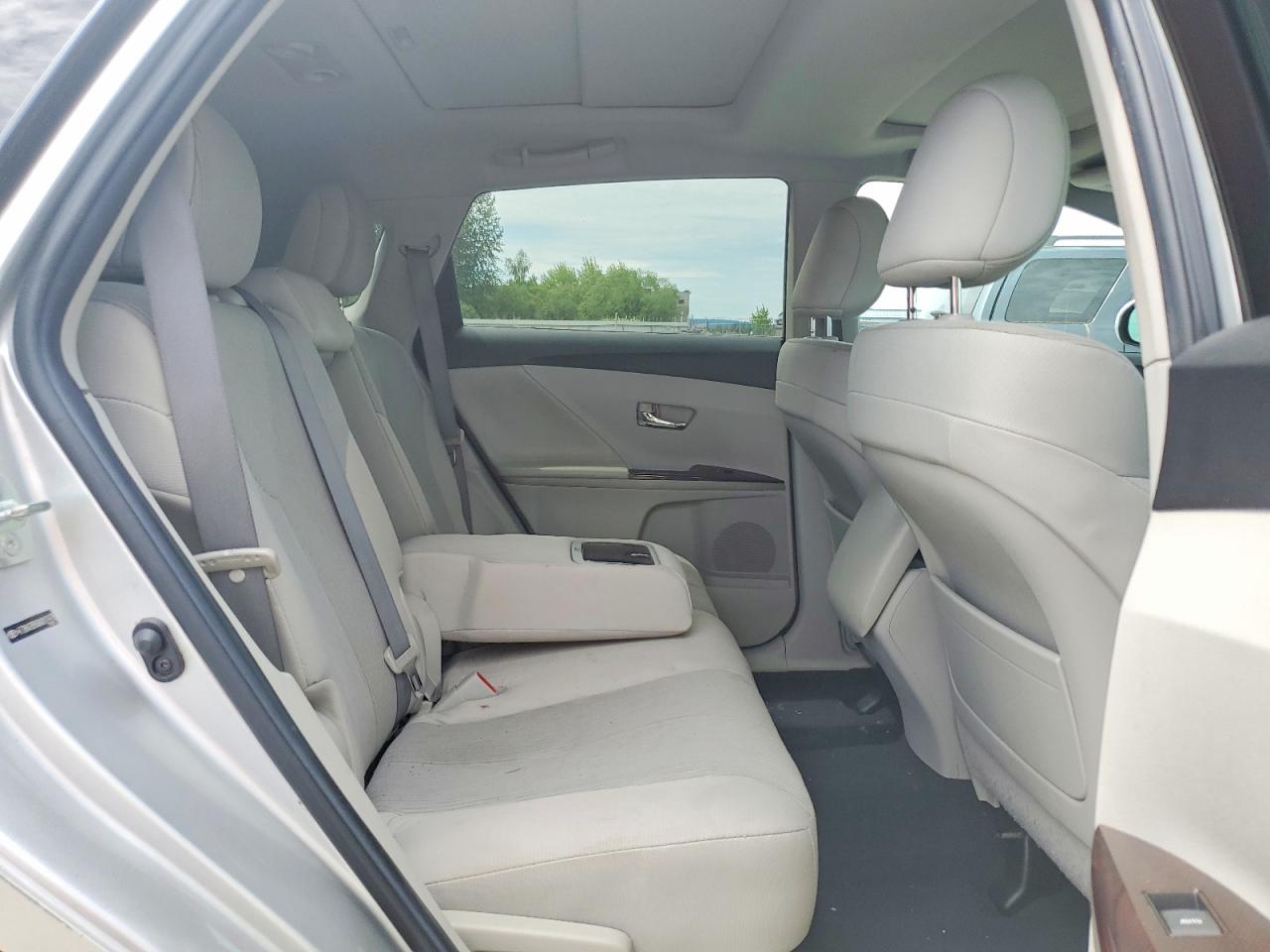 2010 TOYOTA VENZA