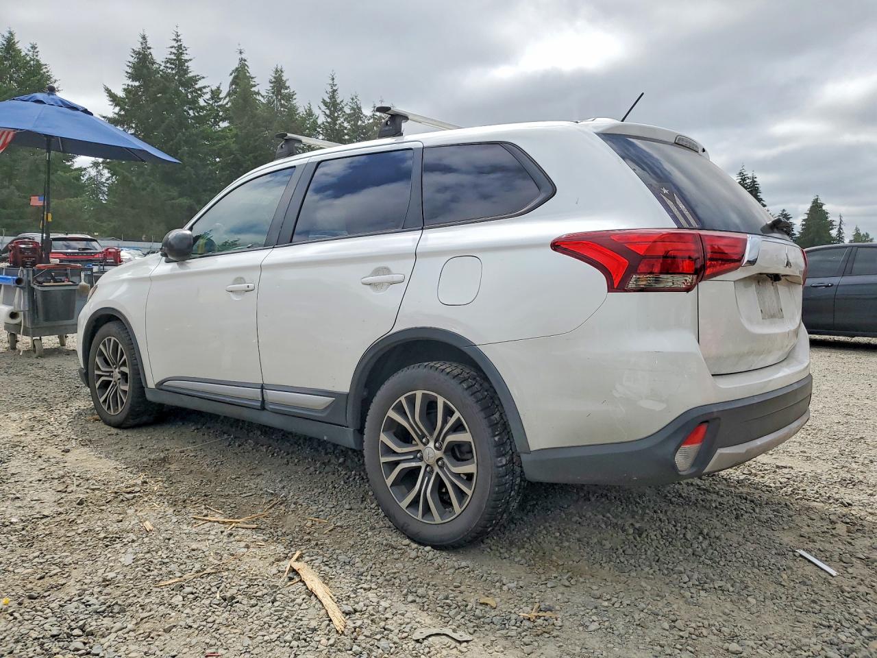 2016 MITSUBISHI OUTLANDER