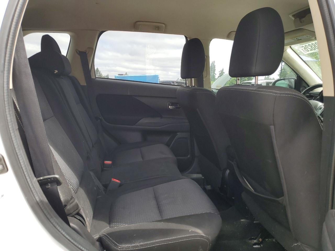 2016 MITSUBISHI OUTLANDER
