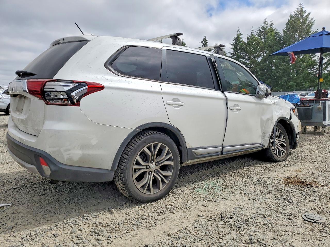 2016 MITSUBISHI OUTLANDER