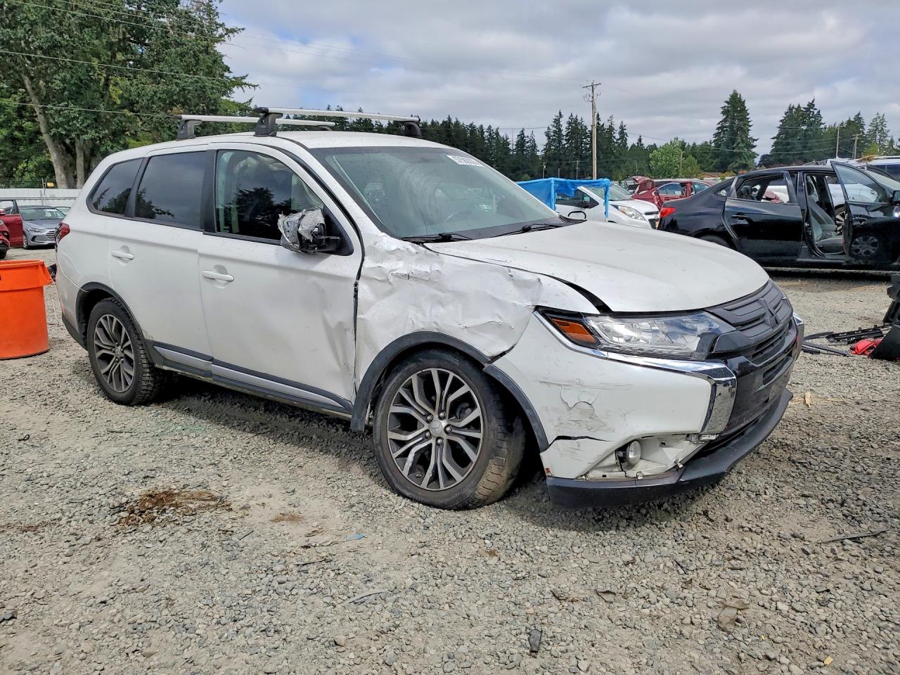 2016 MITSUBISHI OUTLANDER