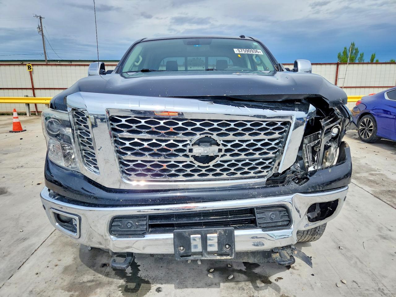 2017 NISSAN TITAN