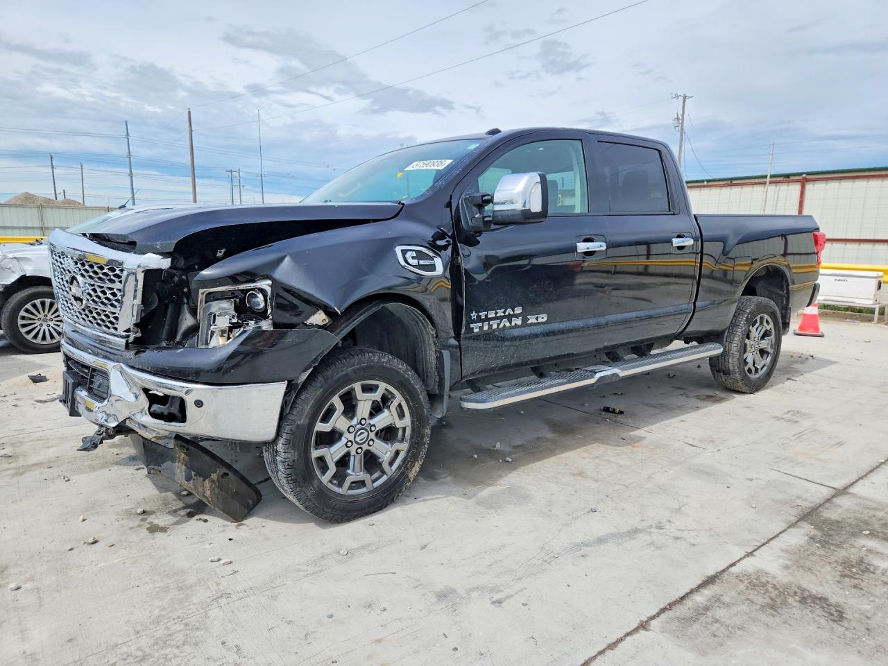 2017 NISSAN TITAN