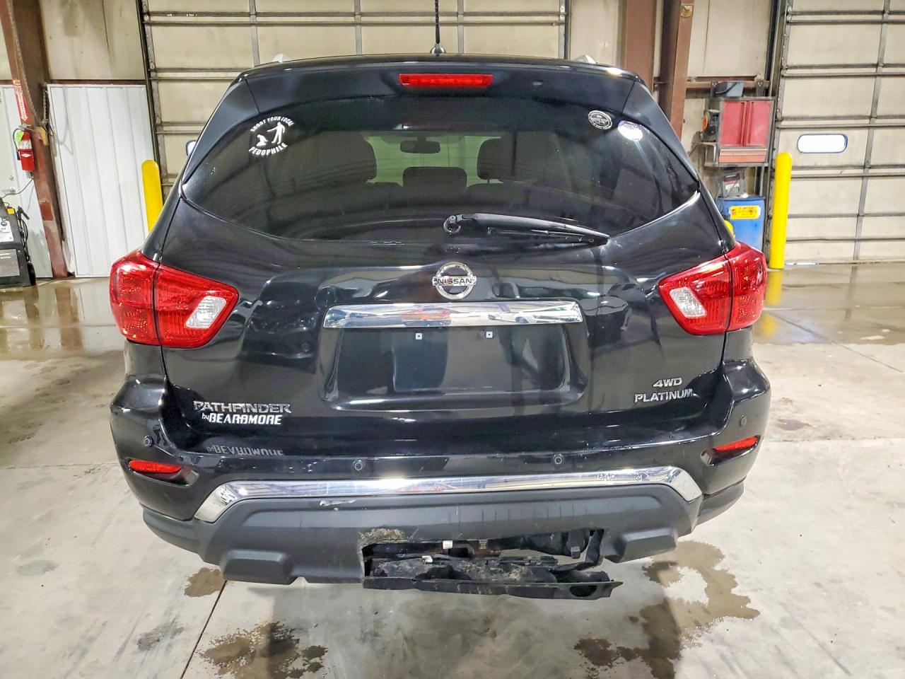 2017 NISSAN PATHFINDER