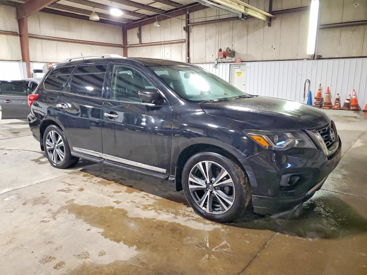 2017 NISSAN PATHFINDER