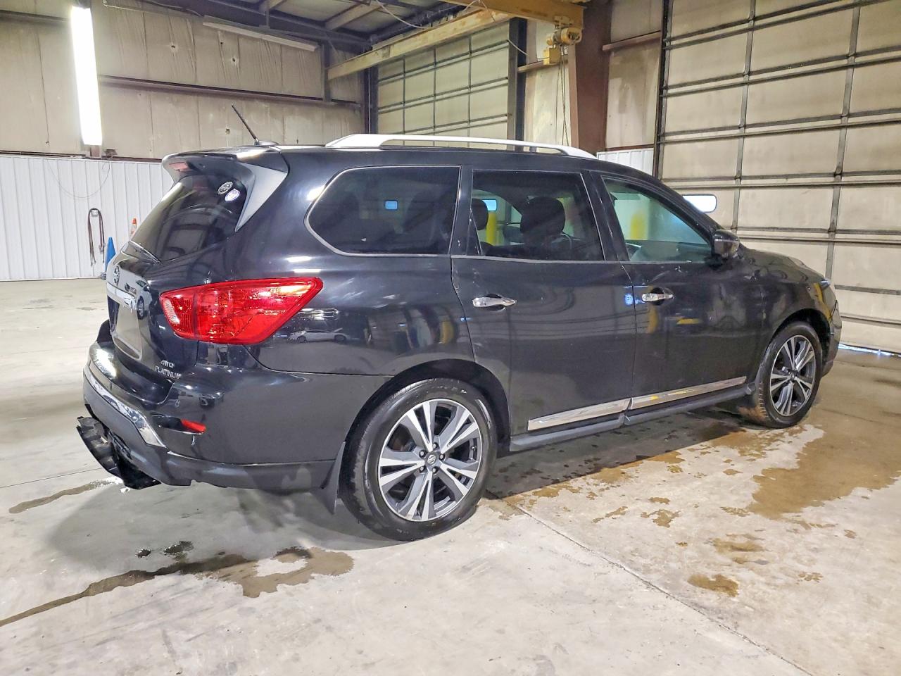 2017 NISSAN PATHFINDER