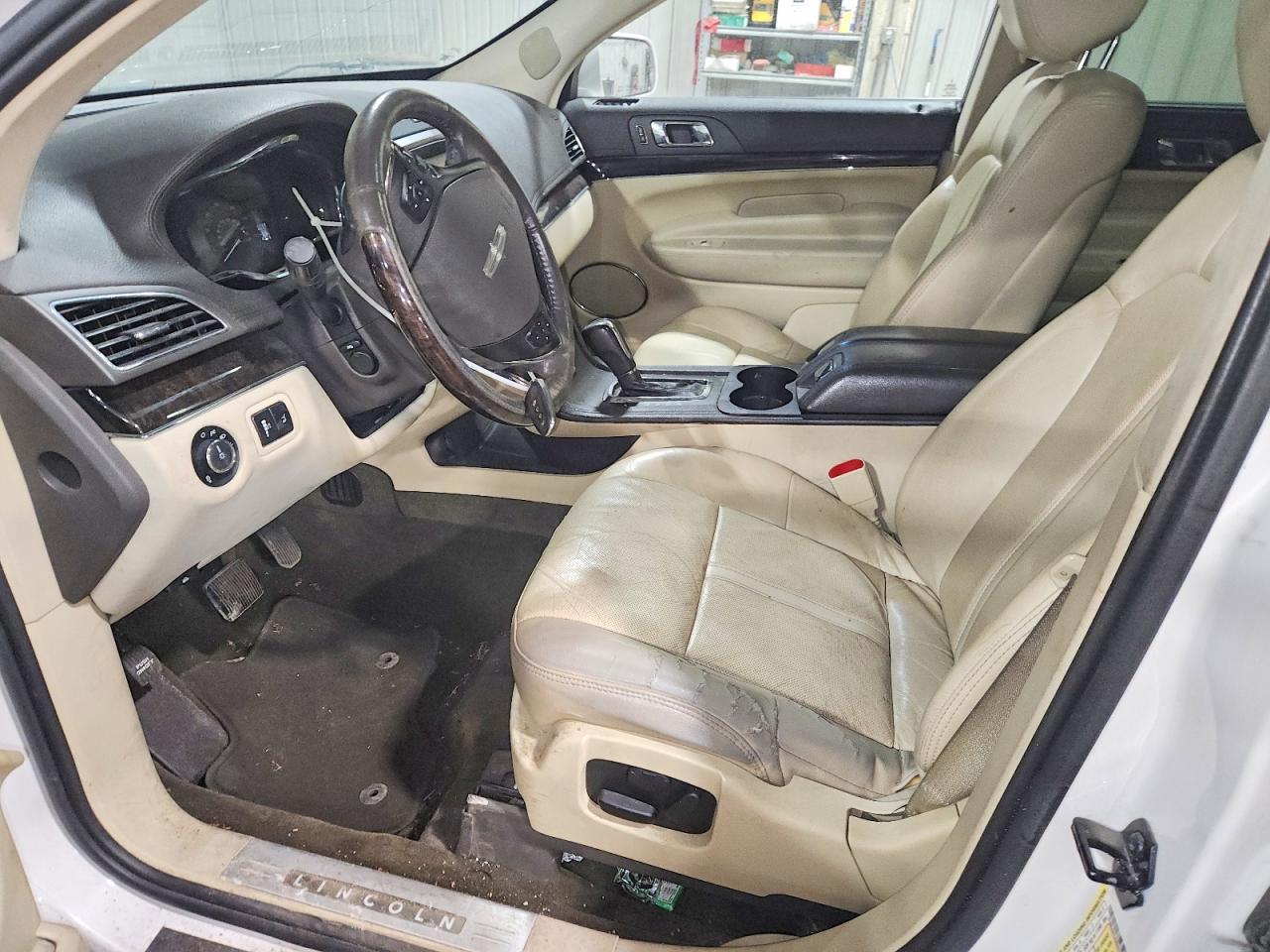 2013 LINCOLN MKT