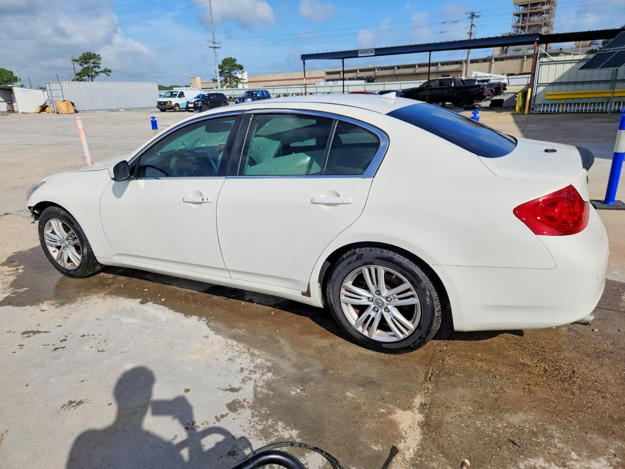 2011 INFINITI G37