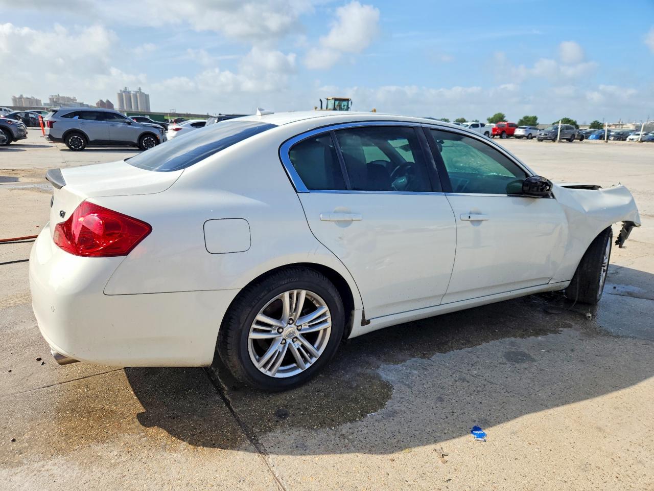 2011 INFINITI G37