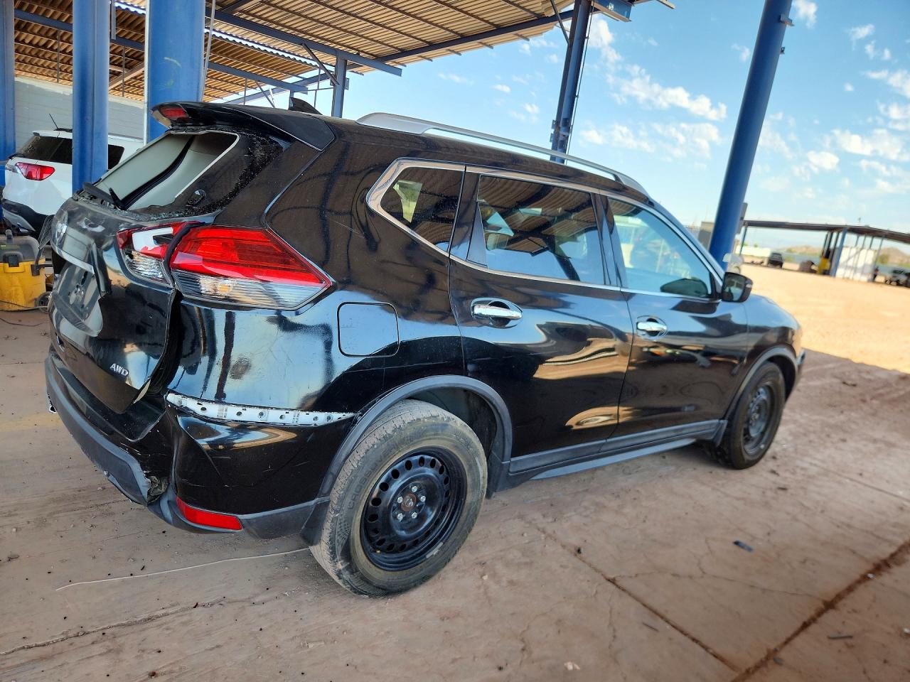 2017 NISSAN ROGUE