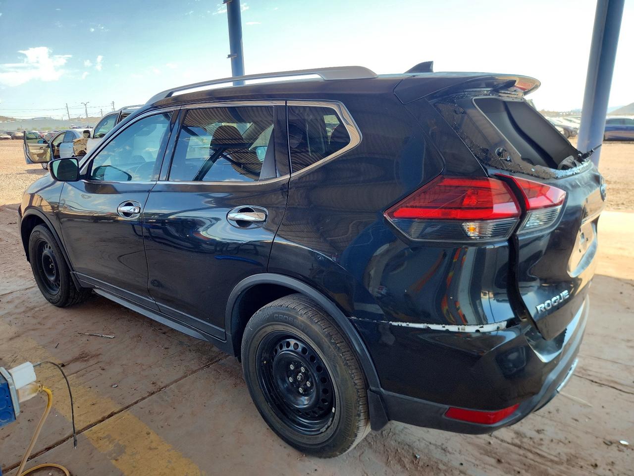 2017 NISSAN ROGUE